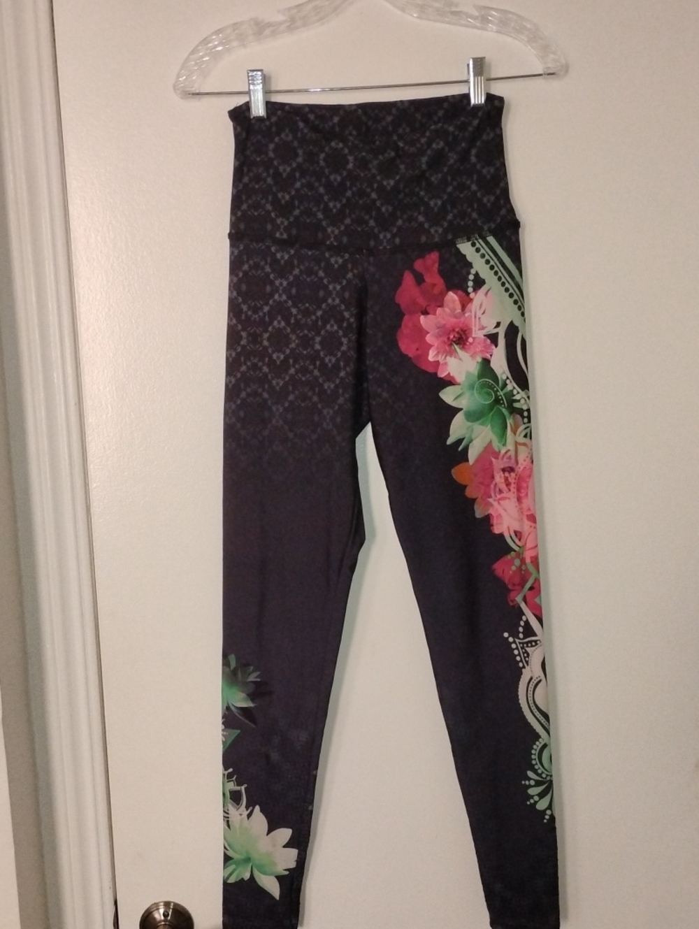 Onzie Black Leggings with Pink & Green Floral Side Print- Like New!